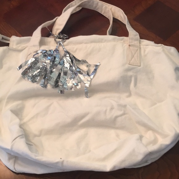 NEW! Juicy couture zipper tote/hobo with keychain - Picture 2 of 4